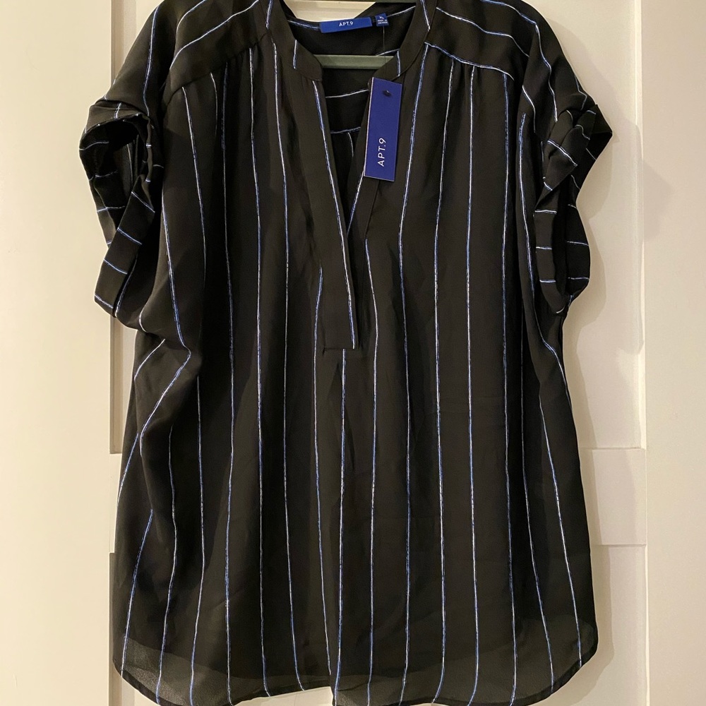 Apt 9 top